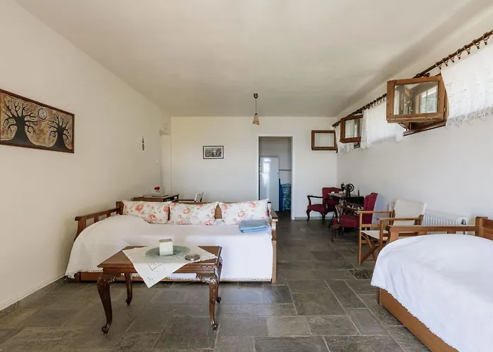 Aggeliki- Mountain Meets The Sea * Agios Ioannis (Thessaly)