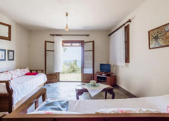 Holiday home Aggeliki- Mountain Meets The Sea