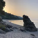 Aggeliki- Mountain Meets The Sea 펜션