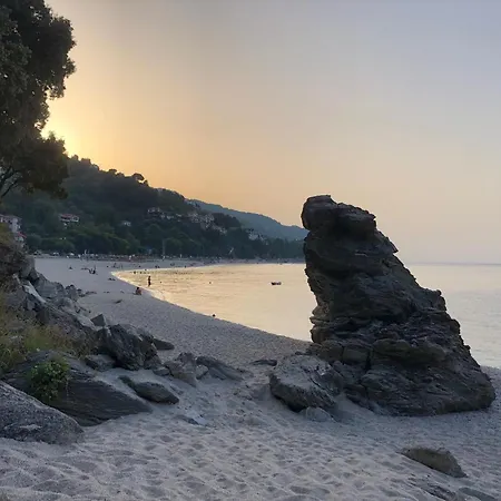 Aggeliki- Mountain Meets The Sea Nyaraló